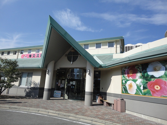 天然温泉・美人の湯でおなじみの椿交流館（椿温泉こまつ)_f0231709_1033872.jpg