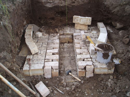 登り窯ができるまで 3.床の敷設 Kiln\'s floor_d0247023_05731.jpg