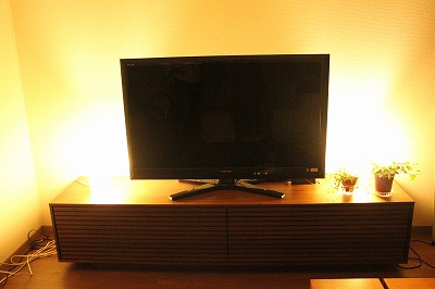 広松木工veracrepa テレビボードとREGZA Z1とikea GRÖNÖテーブルランプ_b0170373_17254590.jpg