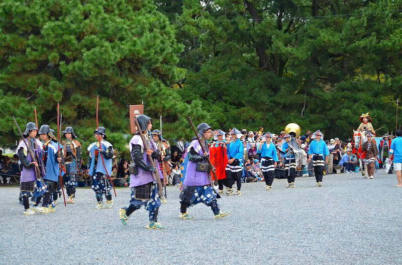 京都の三大祭「時代祭」が華やかに行われました。_e0237645_22515420.jpg