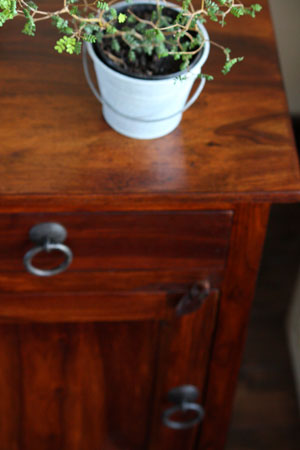bedside cabinet_c0118809_17493657.jpg
