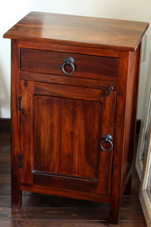 bedside cabinet_c0118809_17495346.jpg