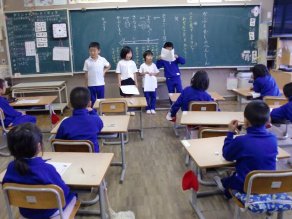 徳島県美馬市の小学校で配信映画が活用される_b0115553_17183986.jpg