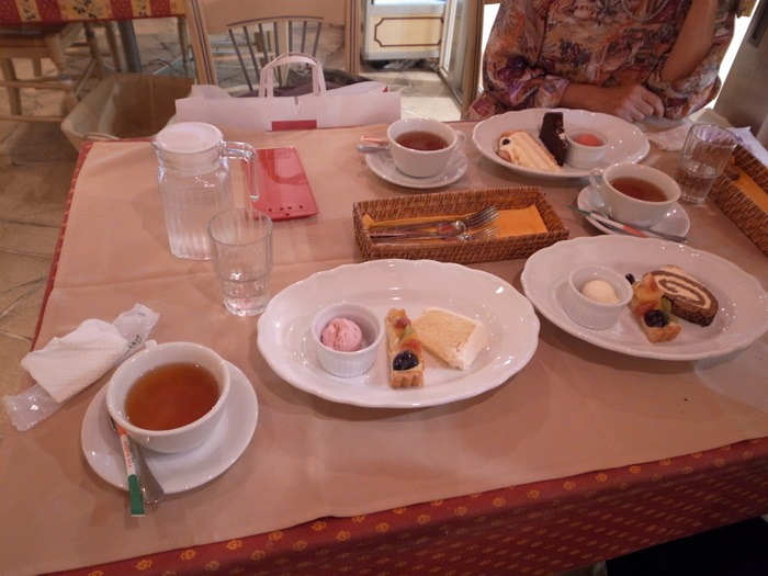 大学時代の友達とランチ_c0116915_0345874.jpg