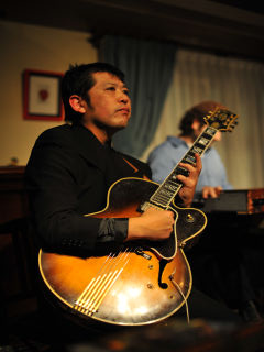 /30（日）は“中川正浩SuperV Trio TOUR　2011”_c0173159_2183572.jpg