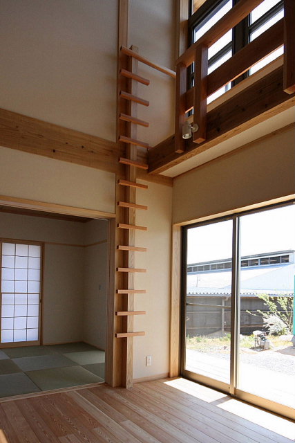 ２階建てなのに階段がない家_e0145995_18492575.jpg