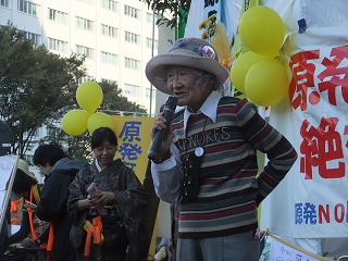 経済産業省前のシットイン(座り込み)今日までです_c0219972_853205.jpg