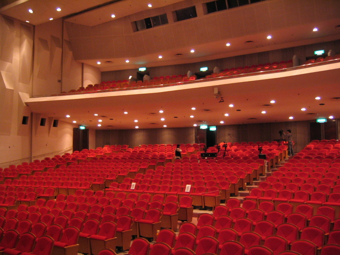 定期演奏会 舞台裏で~_b0187479_1254621.jpg