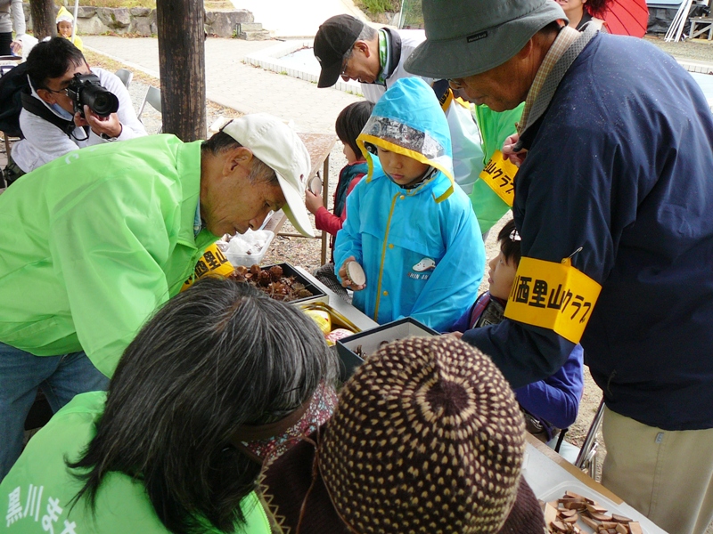 ’１１年１０月３０日活動報告（黒川里山まつり）_d0024426_17284068.jpg