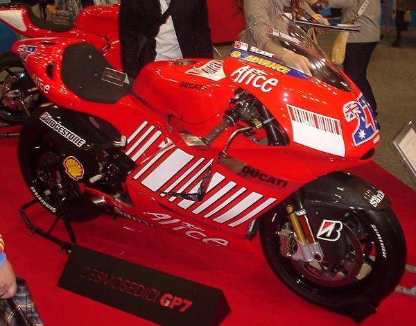 ７３１．DUCATI GP12はどうなる？　（１）　誕生と栄光_b0076232_13561969.jpg