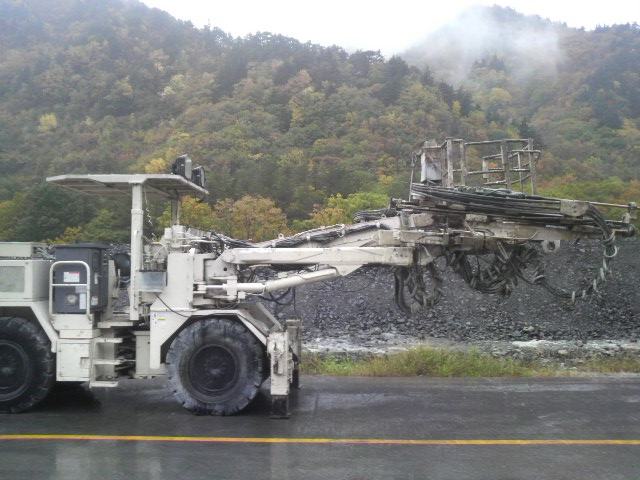 写真で見る建設中の東北中央道_d0129296_1746533.jpg