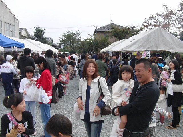 今年の文化祭は今泉小で 「第38回今泉地区文化祭」_f0141310_7231662.jpg