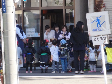 かわいいハロウィン行事 能代市上町はかり屋はるちゃんのまちなか