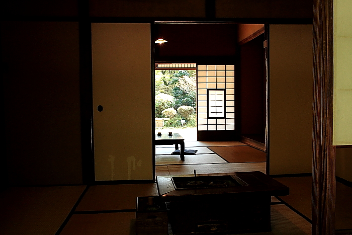 文豪の家 今日もカシャ カシャ