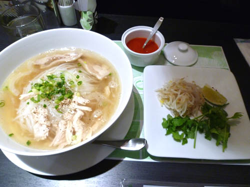 【閉店】PHO24 池袋東口駅前店_c0152767_2234299.jpg