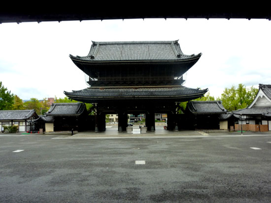 東本願寺とガレット_e0048413_19593360.jpg