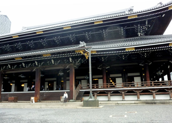 東本願寺とガレット_e0048413_19594734.jpg