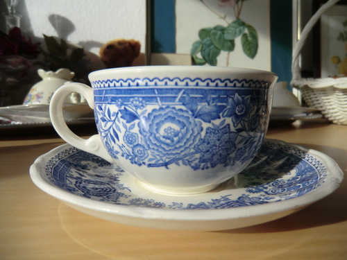 ビレロイ ボッホのティーカップ ドイツより 素敵なものに囲まれて