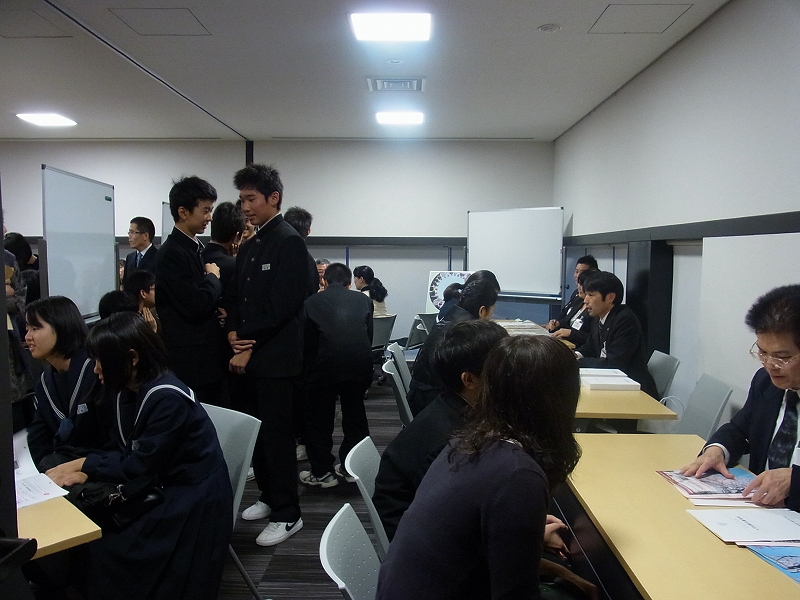 2012年度高校進学説明会の様子_d0116009_1016406.jpg