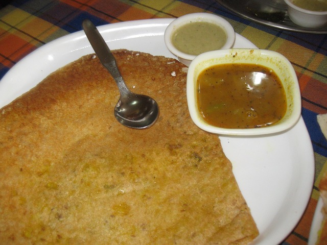 インド旅行2011　2日目～リシケシ・ゲストハウス到着＆南インド料理～_f0130837_7381289.jpg