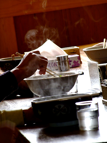 「山形・鶴岡 笹川食堂の肉うどん」_a0000029_1146578.jpg