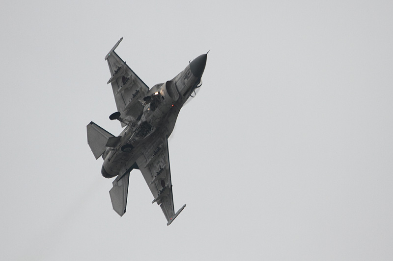 入間航空祭２０１１（５）～F-2B 飛行展示_e0214724_18165514.jpg