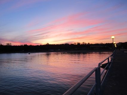 湖に夕日を追って_f0234936_7171427.jpg