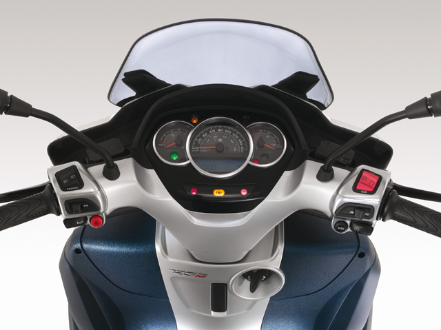 PIAGGIO MP3 Yourban300_d0099181_13272072.jpg