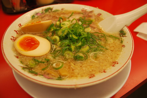 京都北白川元祖背脂醤油ラーメン　ラーメン魁力屋　草加店_e0172592_201437.jpg