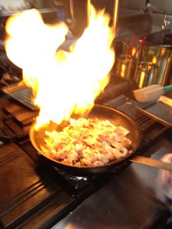 まかない料理 揚げやきそば_e0074251_18412898.jpg