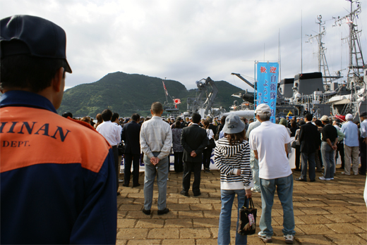 海上自衛隊掃海部隊「油津港入港歓迎行事」（速報）_e0150566_23533979.jpg