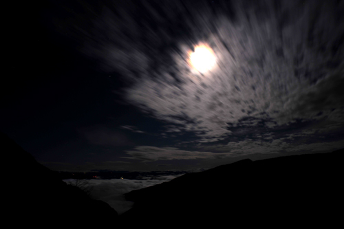 月夜の雲海_e0120896_6454764.jpg