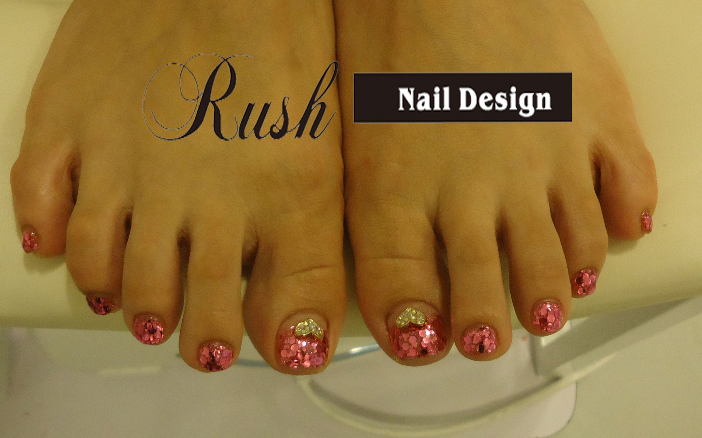 ピンクグリッター ハート ペディキュア 松山市 ネイルサロン Nail Design Rush ラッシュ
