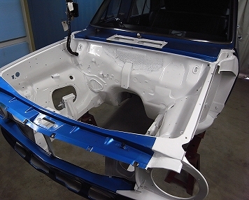 エンジンルーム上塗り ウレタン塗装 ダットサン サニー B10 エンジンルーム上塗り ウレタン塗装 ダットサン サニー B10