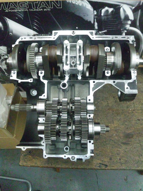 GPZ1100Fエンジンオーバーホールでござる。その３・・・修理に変更。  _a0163159_2042377.jpg