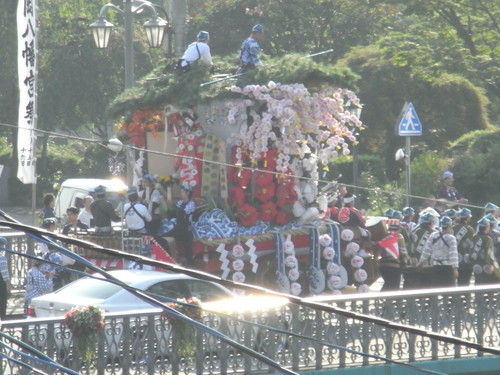 「ァ ヤーレ ヤーレ ヤーレ ヤーレ~」 ドンコ ドンコ ドンコ ドンコ “お八幡さんのお祭り” 編 _c0177259_16145253.jpg