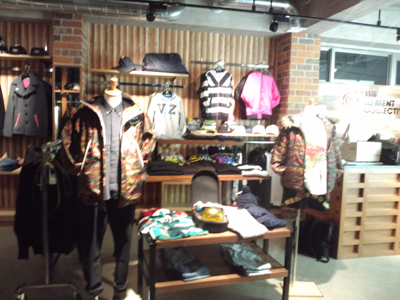 渋谷キャットストリートにvonzipper store open_c0151965_2222193.jpg