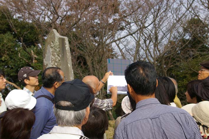 「北鎌倉ウォッチング」―六国見山の秋を愉しむ―に５０人_c0014967_11131310.jpg