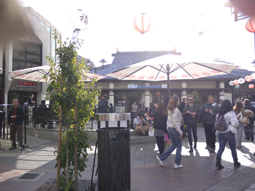 年ぶりのリトル トーキョー カリフォルニアの広い空 と日本の空は繋がっている 年ぶりのリトル トーキョー カリフォルニアの広い空 と日本の空は繋がっている