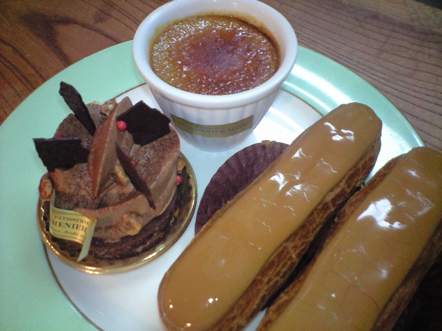 パティスリー オ グルニエ ドール (PATISSERIE AU GRENIER D\'OR) おいしいね。_a0194908_1192363.jpg