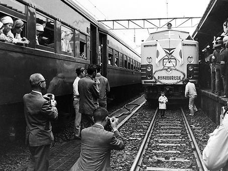 写真で見るあおもりあのとき　第６４回「改良遅れた東北本線　１９６８年に複線・電化」_b0111910_823421.jpg