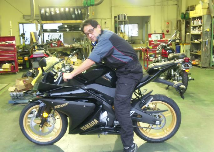 YZF-R125 入荷しました。_a0169121_1703847.jpg