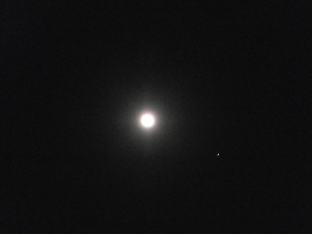 2011-11-09 Moon avec Jupiter_e0107561_2284896.jpg