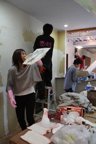 チーム「漆喰塗りやろうぜ隊」!?_f0121167_22132629.jpg