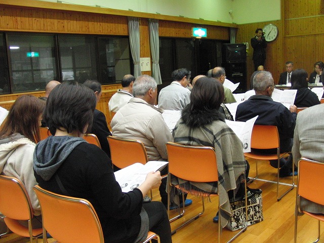 昨日から富士市議会報告会が始まりました_f0141310_7371282.jpg