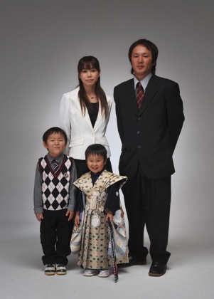 今年は、お兄ちゃんの七五三さんの時チョコンと可愛かったHくんの...._b0194185_23282118.jpg