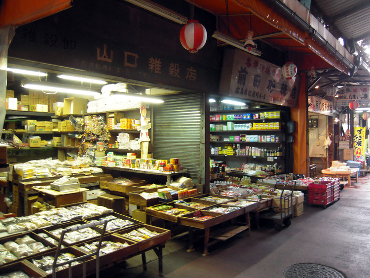 駅前商店街の普段の姿_f0130879_22232720.jpg