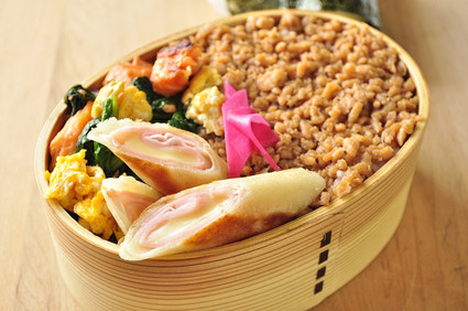 ハムチーズ春巻きのお弁当_b0171098_7332210.jpg
