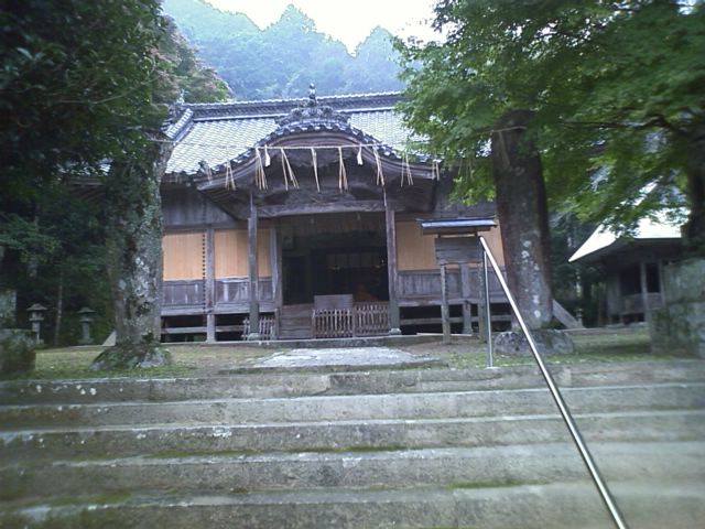 朝は大本神社の草刈りに‥‥‥_c0117028_2234267.jpg