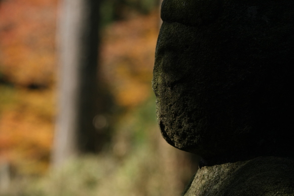 比叡山 延暦寺 相輪橖と香炉丘弥勒石仏_c0196076_2335783.jpg